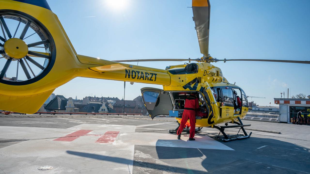 Rettungshubschrauber gelandet  &copy; 